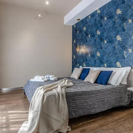 Ugo Bassi Apartment *