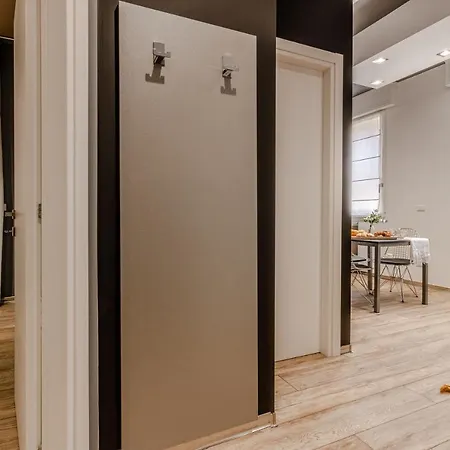 Ugo Bassi Apartment