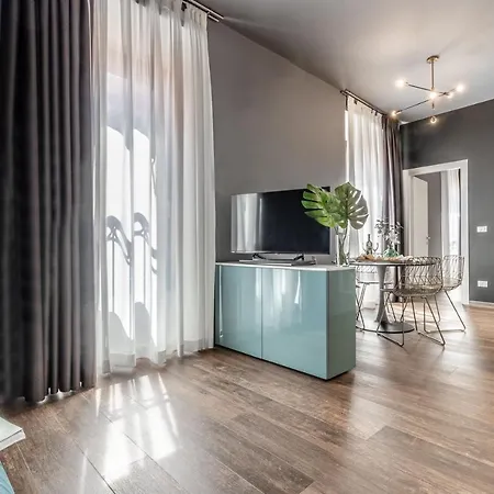 Ugo Bassi Apartment *