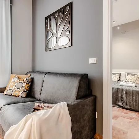 Ugo Bassi Apartment