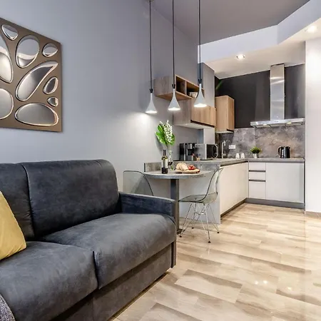 Ugo Bassi Apartment