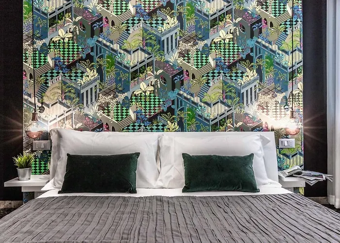 Ugo Bassi Apartment *