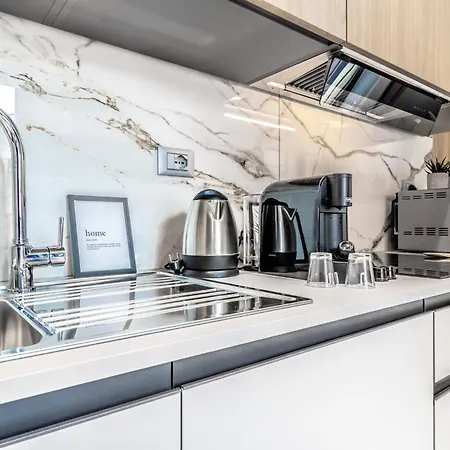 Ugo Bassi * בולוניה