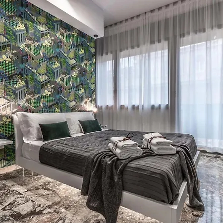 Ugo Bassi Apartament *